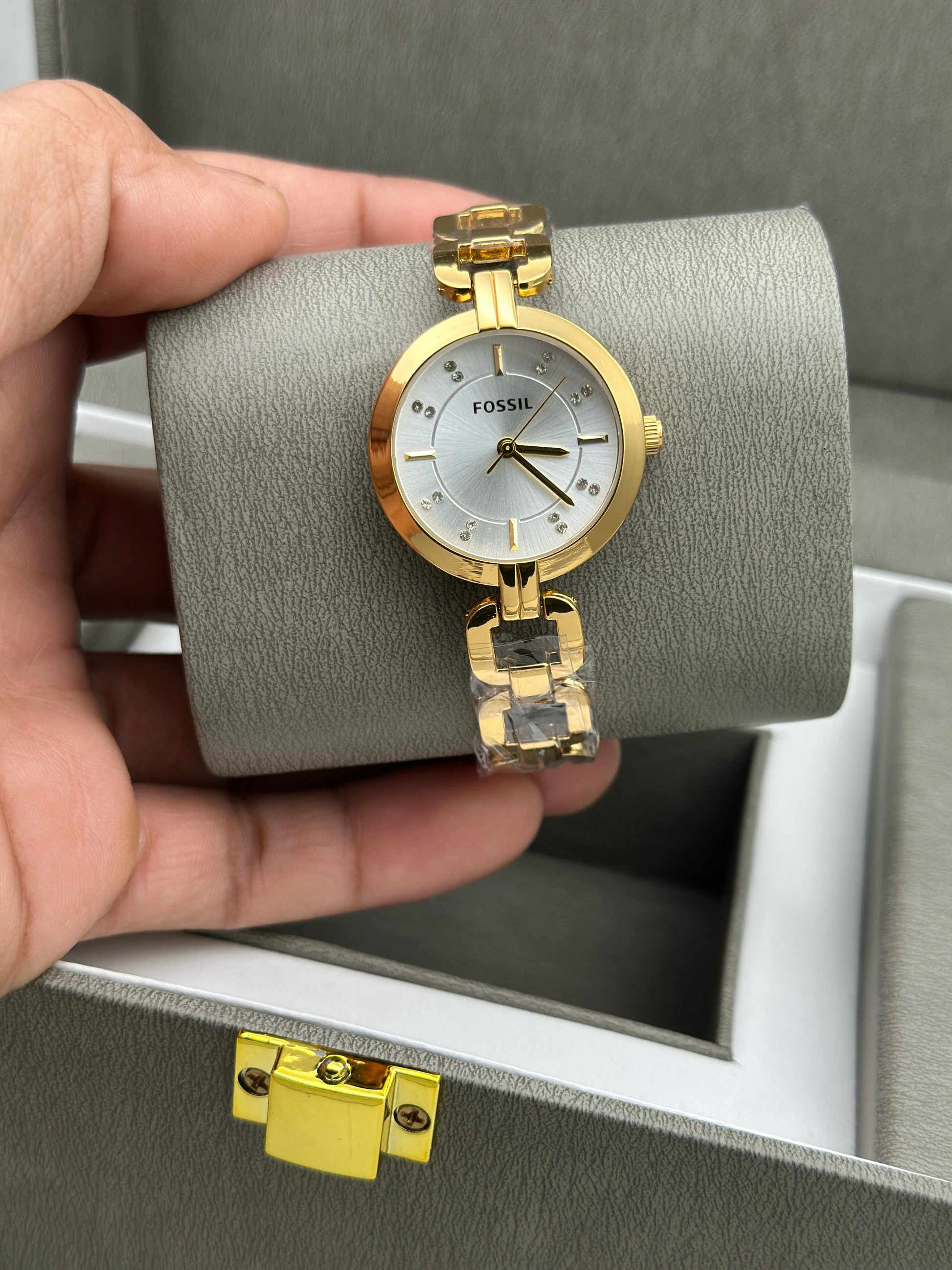 fossil women unique Watches for her maurya watch