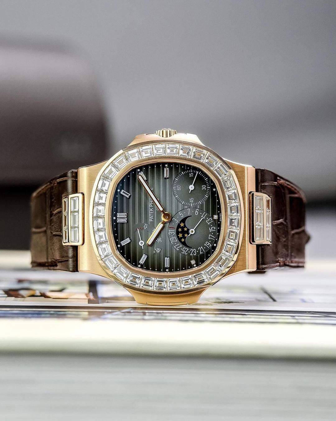PATEK PHILIPPE NAUTILUS 5724 DIAMOND