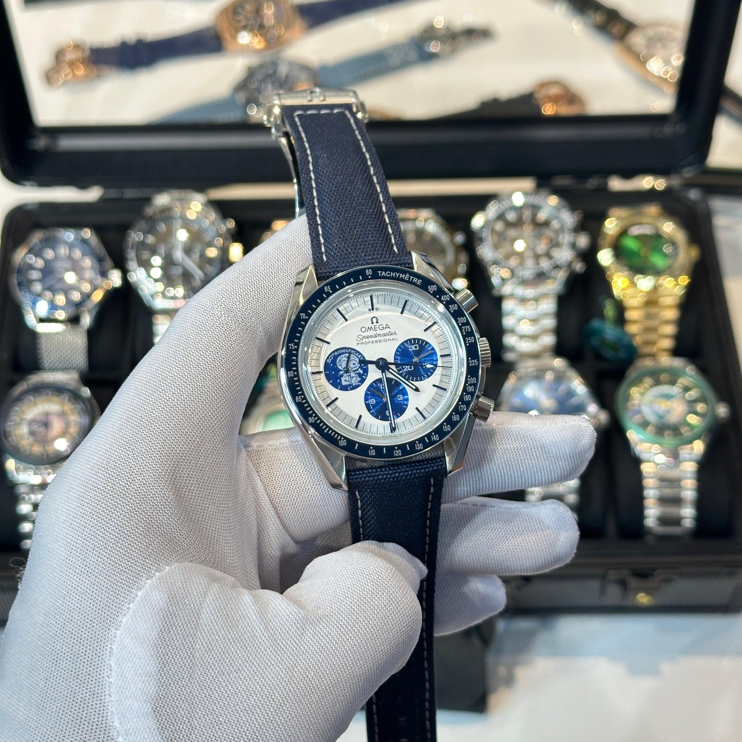 OMEGA SPEEDMASTER PROFESSIONAL SNOOPY 50Th