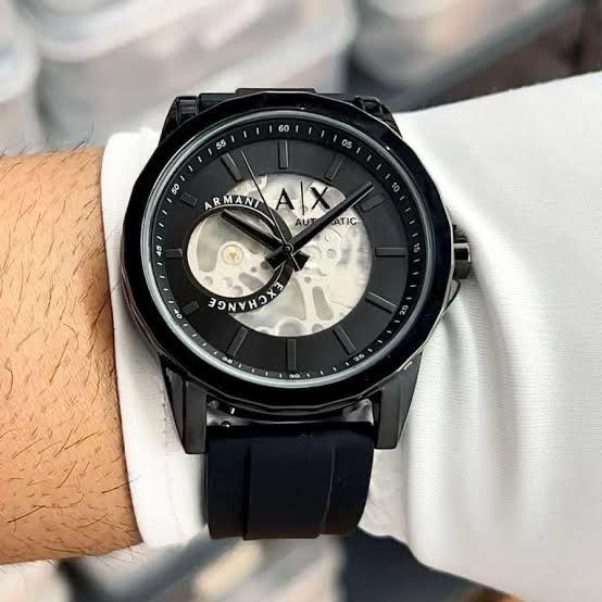 Premium Luxury Wristwatch – Timeless Elegance & Modern Design maurya watch