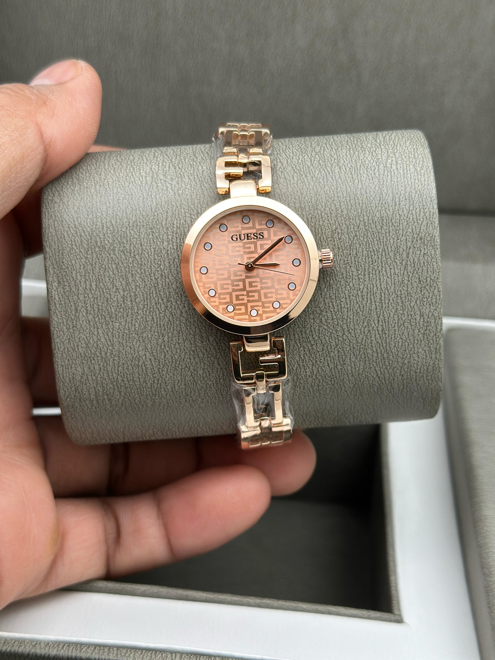 guess,chanel & dior women's watch maurya watch