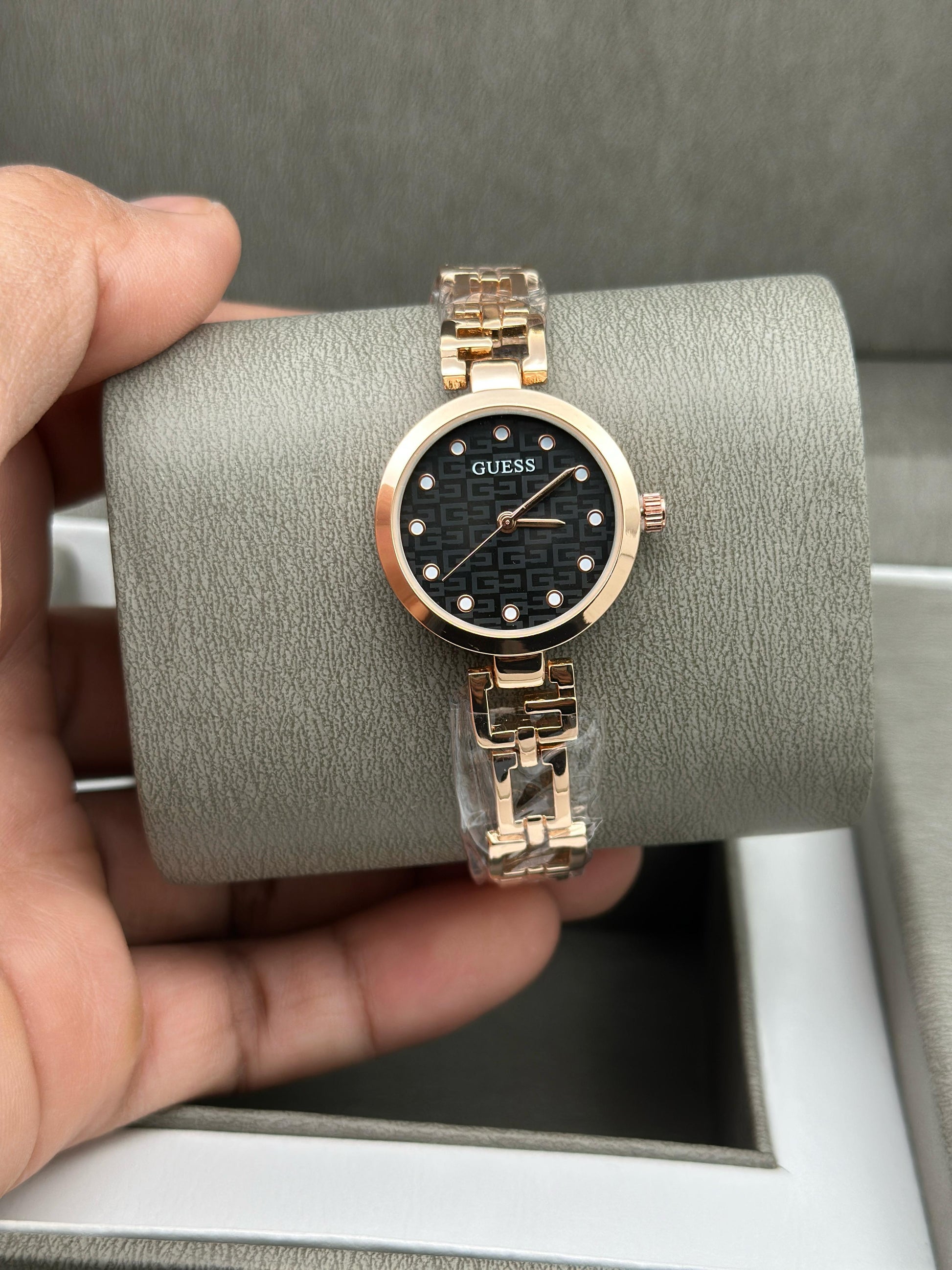 guess,chanel & dior women's watch maurya watch