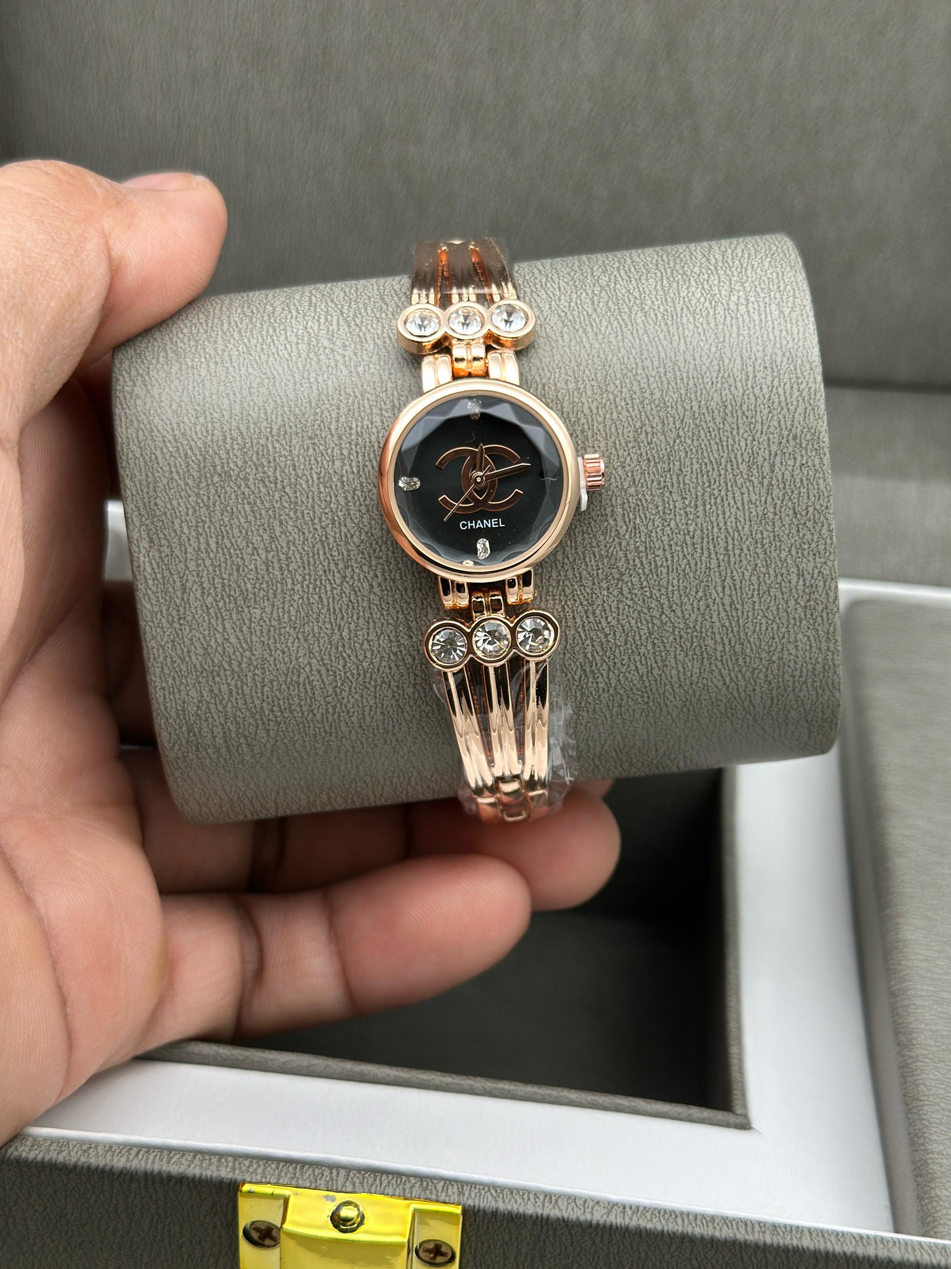 guess,chanel & dior women's watch maurya watch