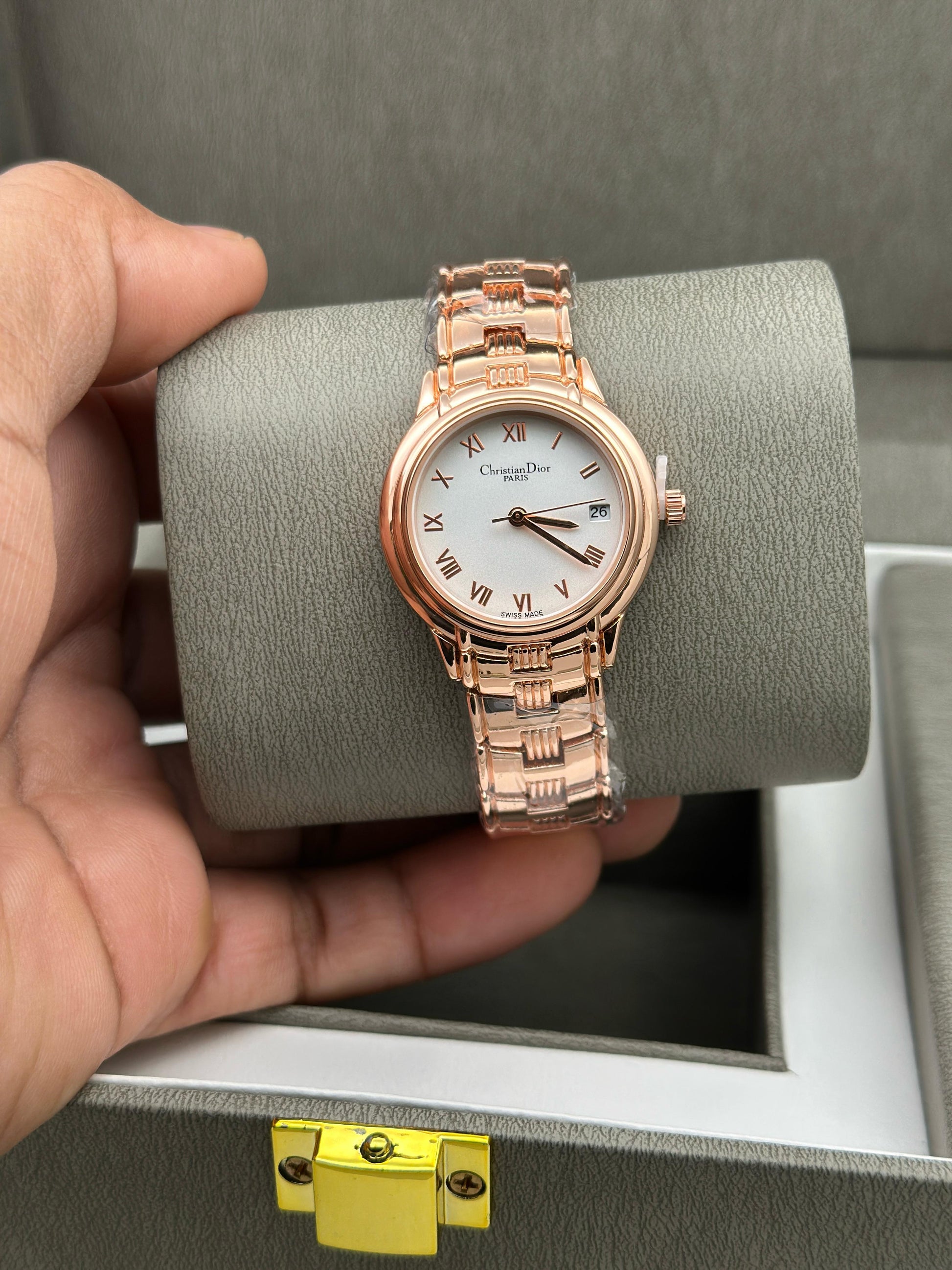 guess,chanel & dior women's watch maurya watch