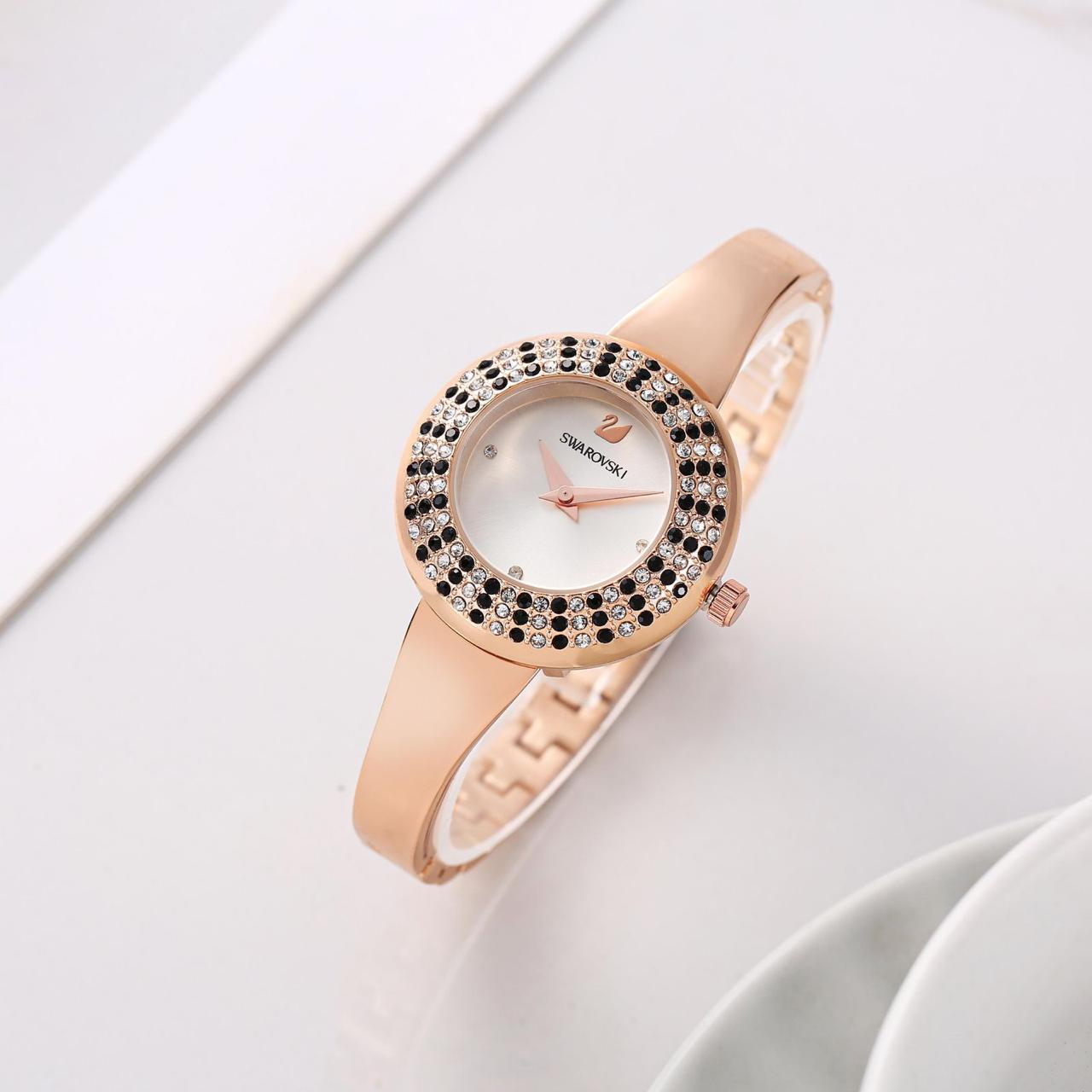 calvin klein, versace, chanel, gucci, swarovski women's watch for her maurya watch