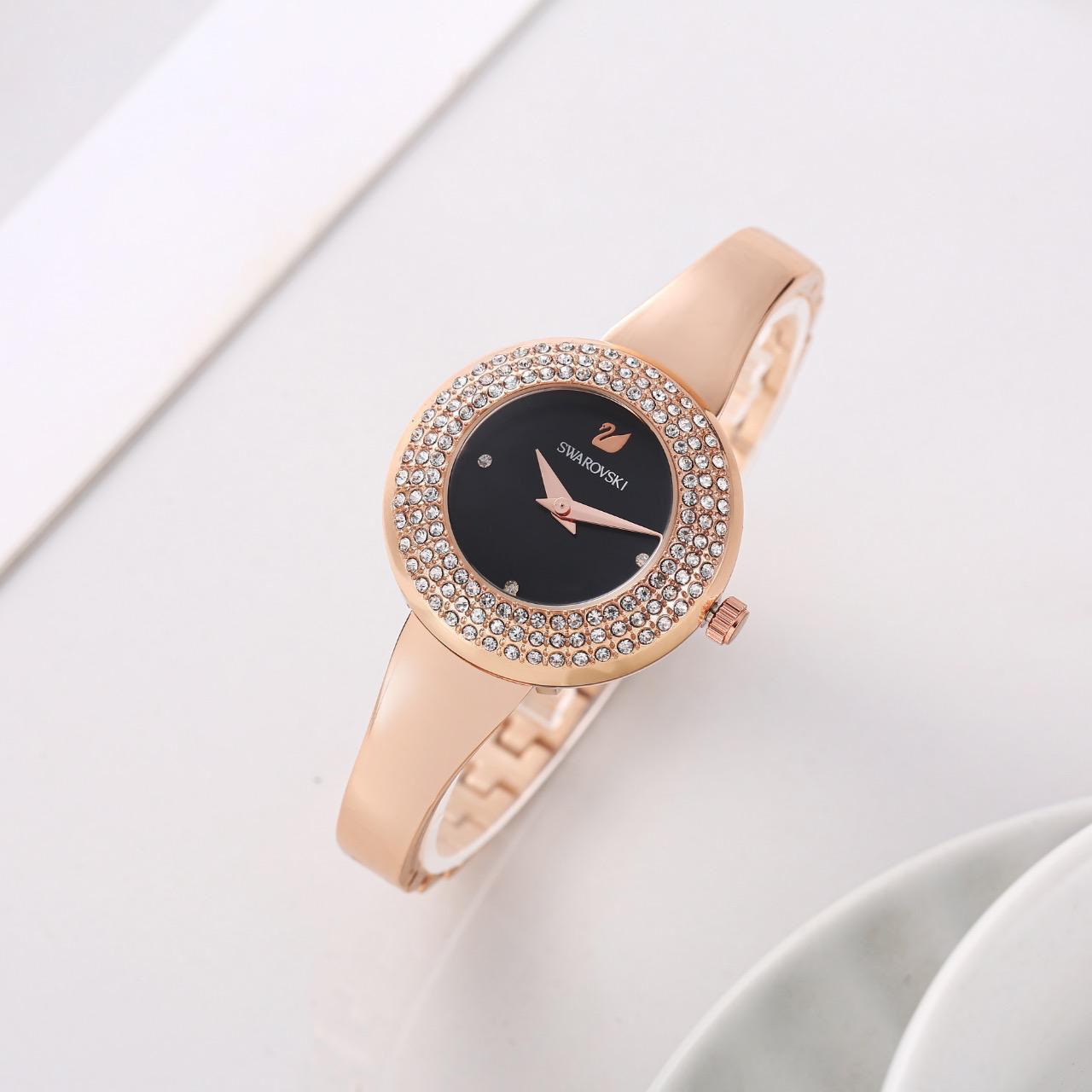 calvin klein, versace, chanel, gucci, swarovski women's watch for her maurya watch
