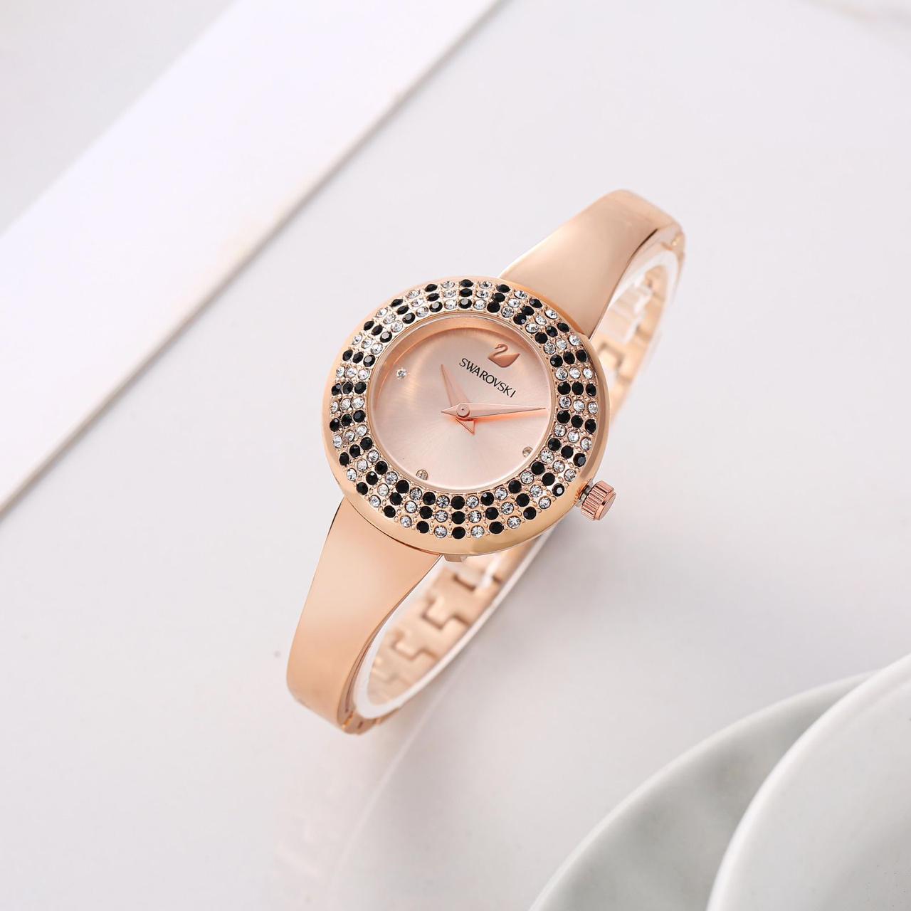 calvin klein, versace, chanel, gucci, swarovski women's watch for her maurya watch
