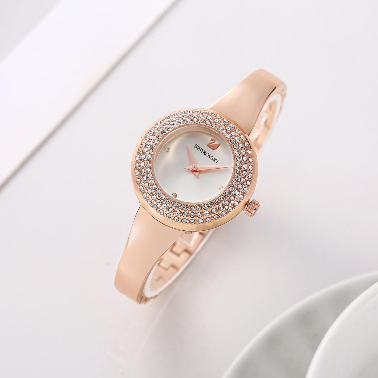 calvin klein, versace, chanel, gucci, swarovski women's watch for her maurya watch