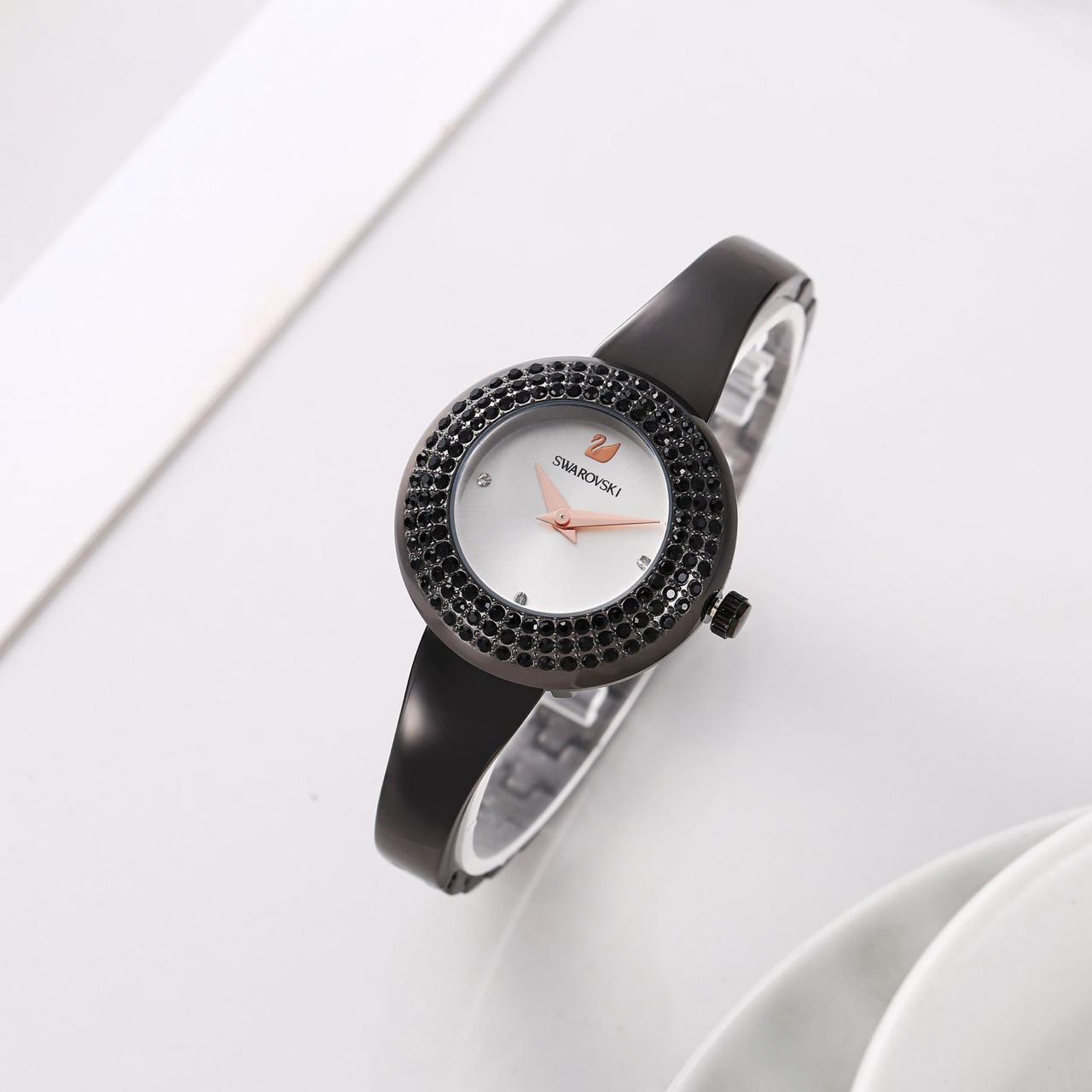 calvin klein, versace, chanel, gucci, swarovski women's watch for her maurya watch