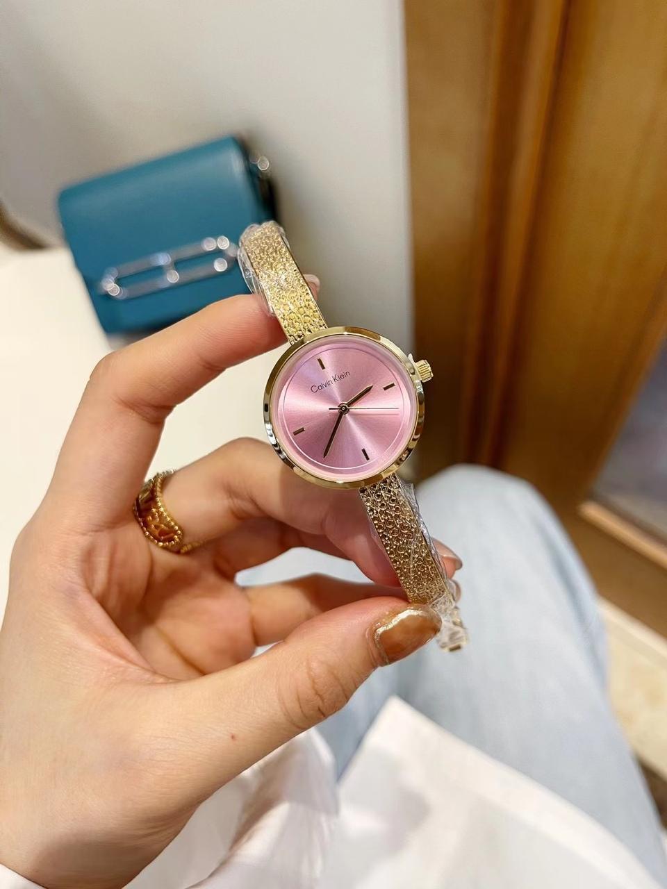 calvin klein, versace, chanel, gucci, swarovski women's watch for her maurya watch