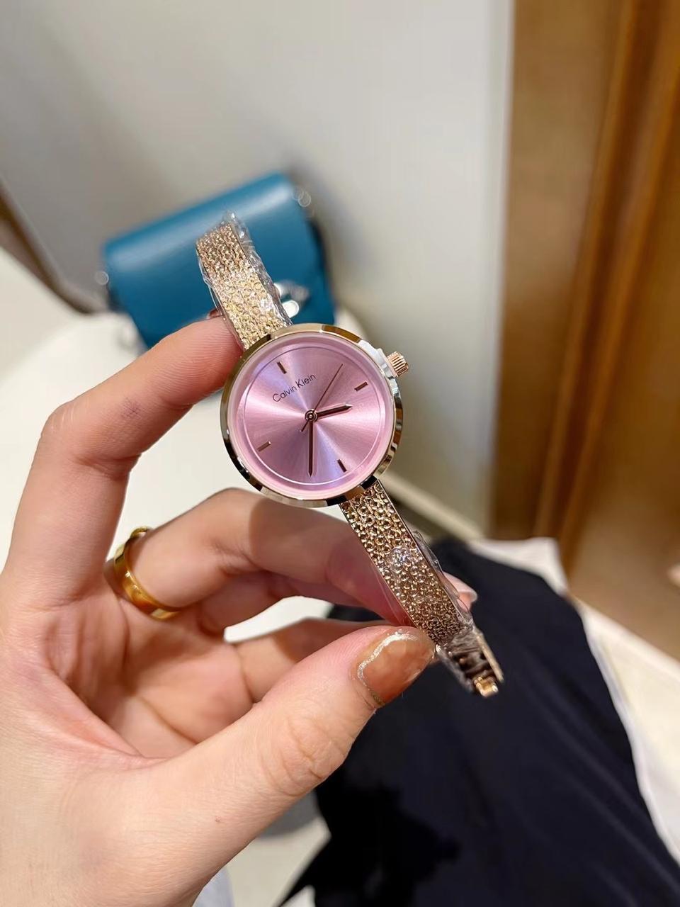 calvin klein, versace, chanel, gucci, swarovski women's watch for her maurya watch