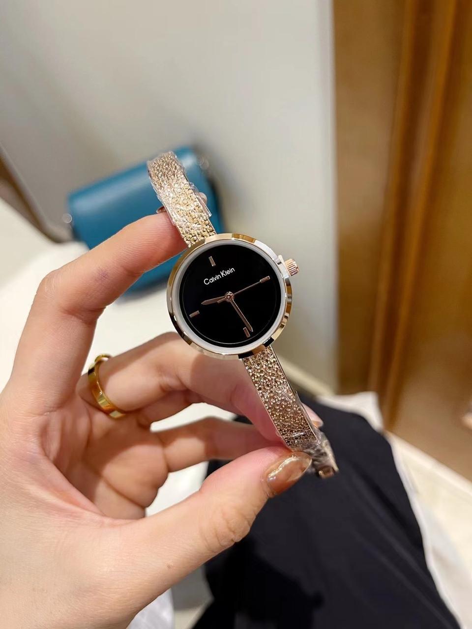 calvin klein, versace, chanel, gucci, swarovski women's watch for her maurya watch