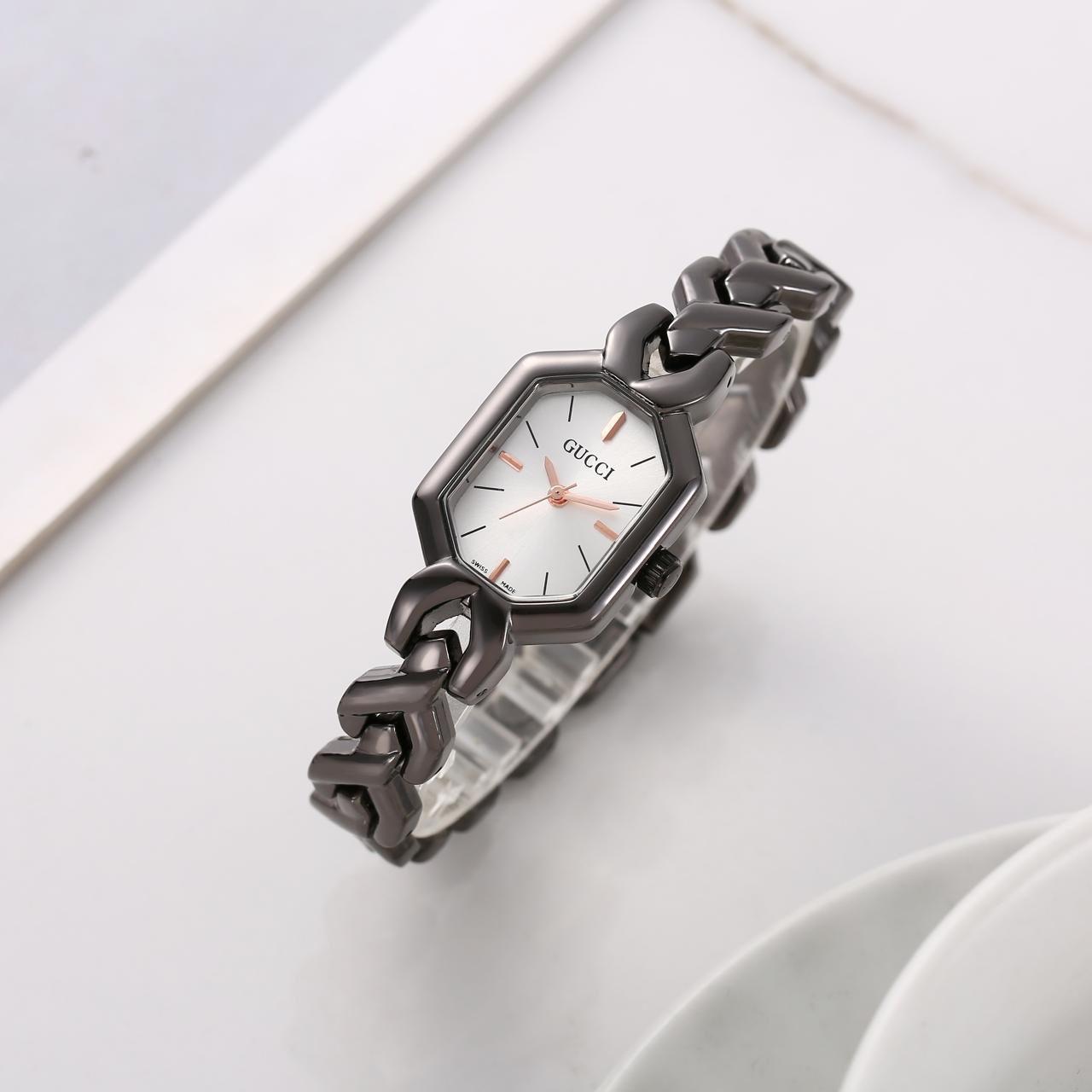 calvin klein, versace, chanel, gucci, swarovski women's watch for her maurya watch