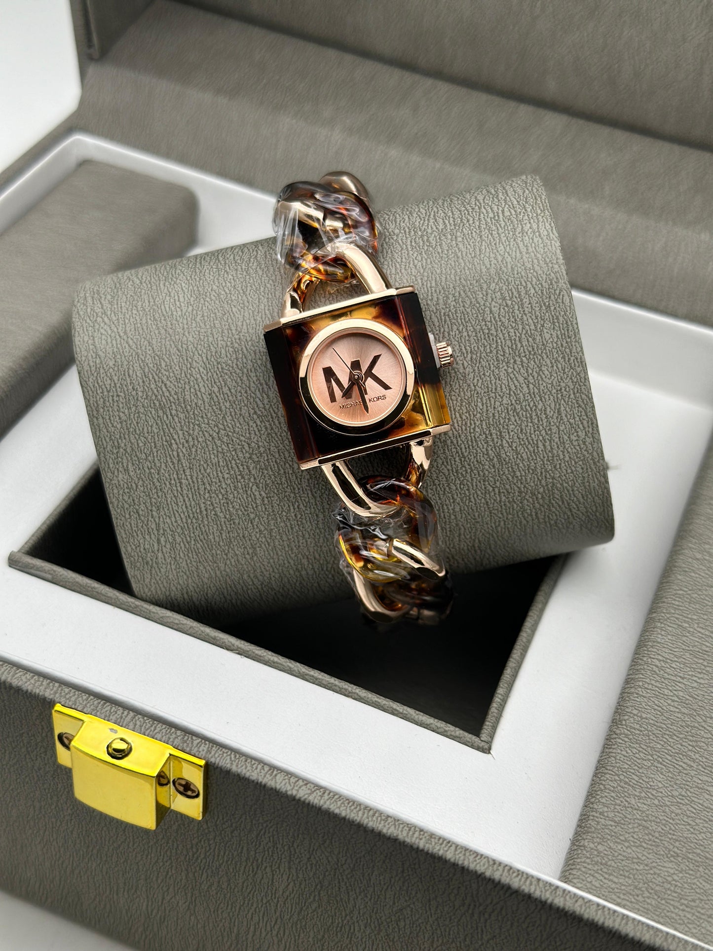 Michael Kors (MK) Ladies Watches – Timeless Luxury and Sophisticated Design invogue watches