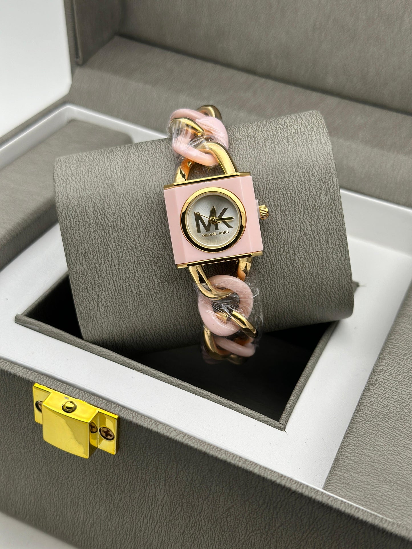 Michael Kors (MK) Ladies Watches – Timeless Luxury and Sophisticated Design invogue watches