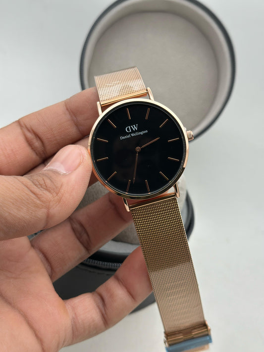 Daniel Wellington Rose Gold Mesh– Quartz Movement maurya watch