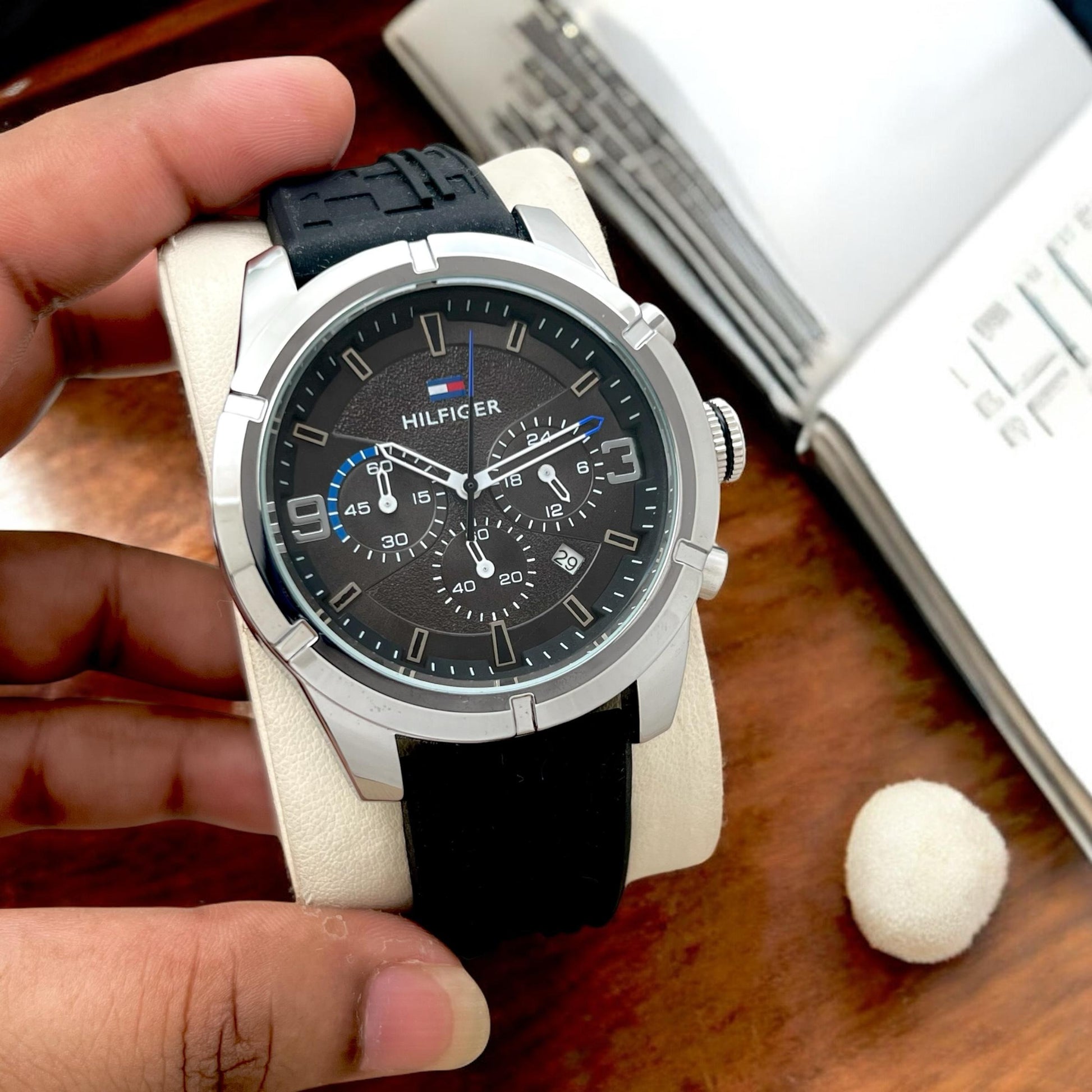 tommy hilfiger modern original watch maurya watch