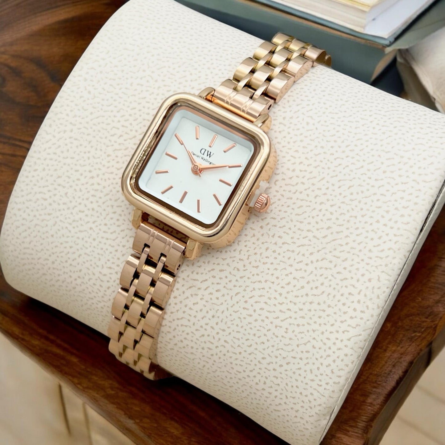 Dw Ladies watch Square case Metal chain maurya watch