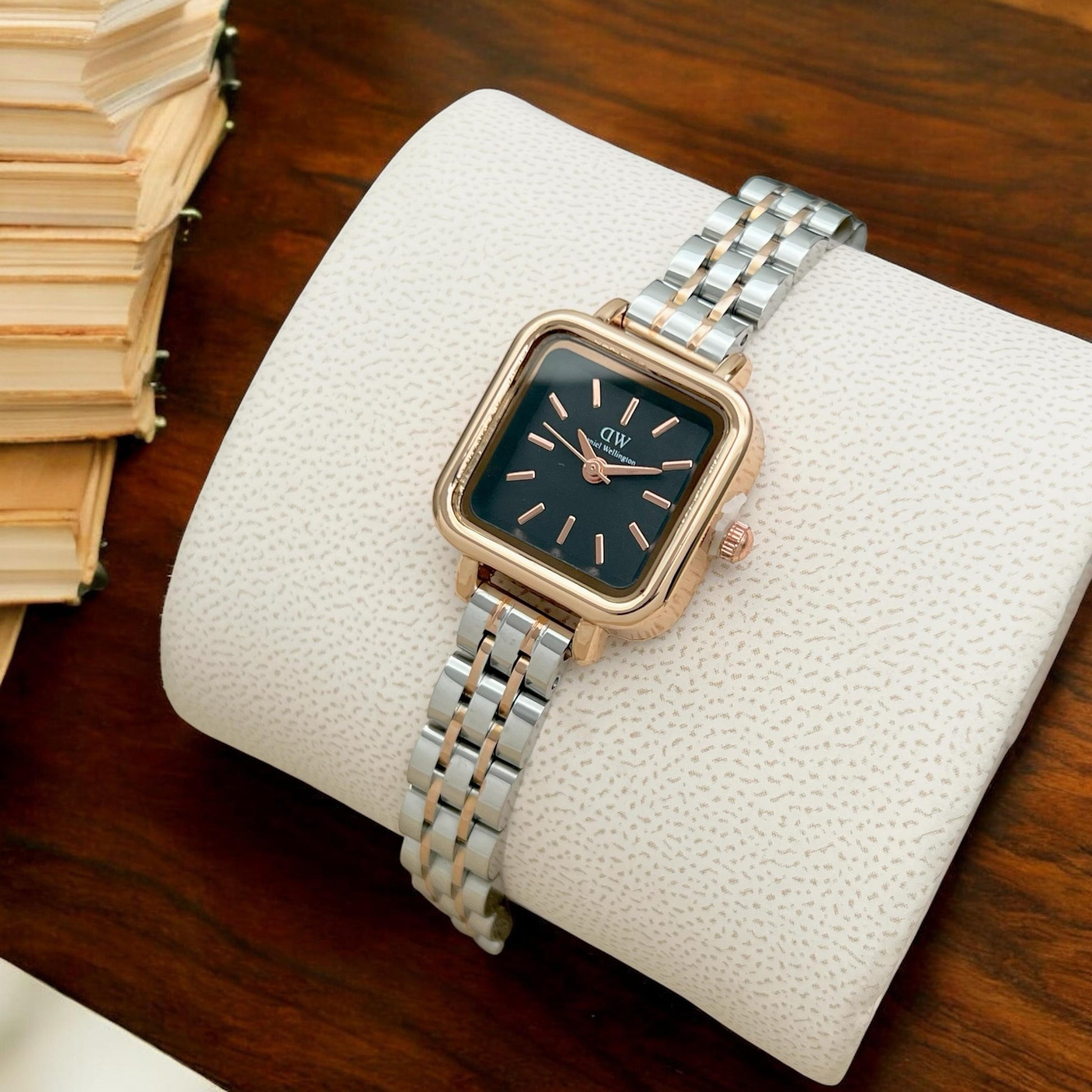 Dw Ladies watch Square case Metal chain maurya watch