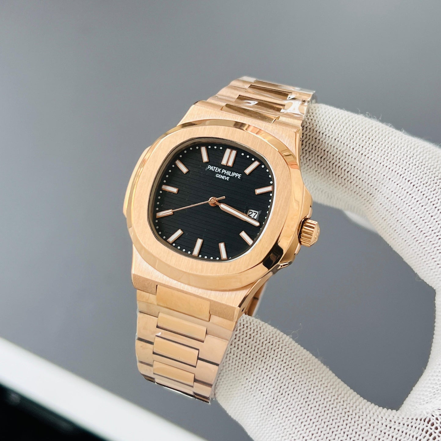 PATEK PHILIPPE NAUTILUS JAPANESE QUARTZ
