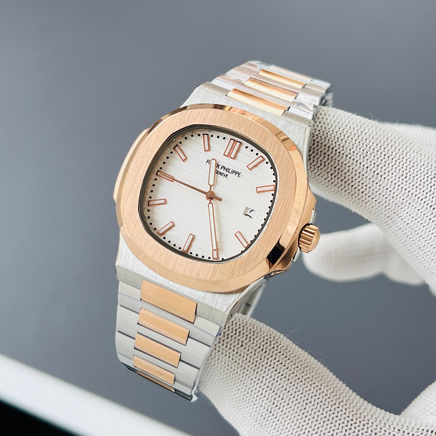 PATEK PHILIPPE NAUTILUS JAPANESE QUARTZ