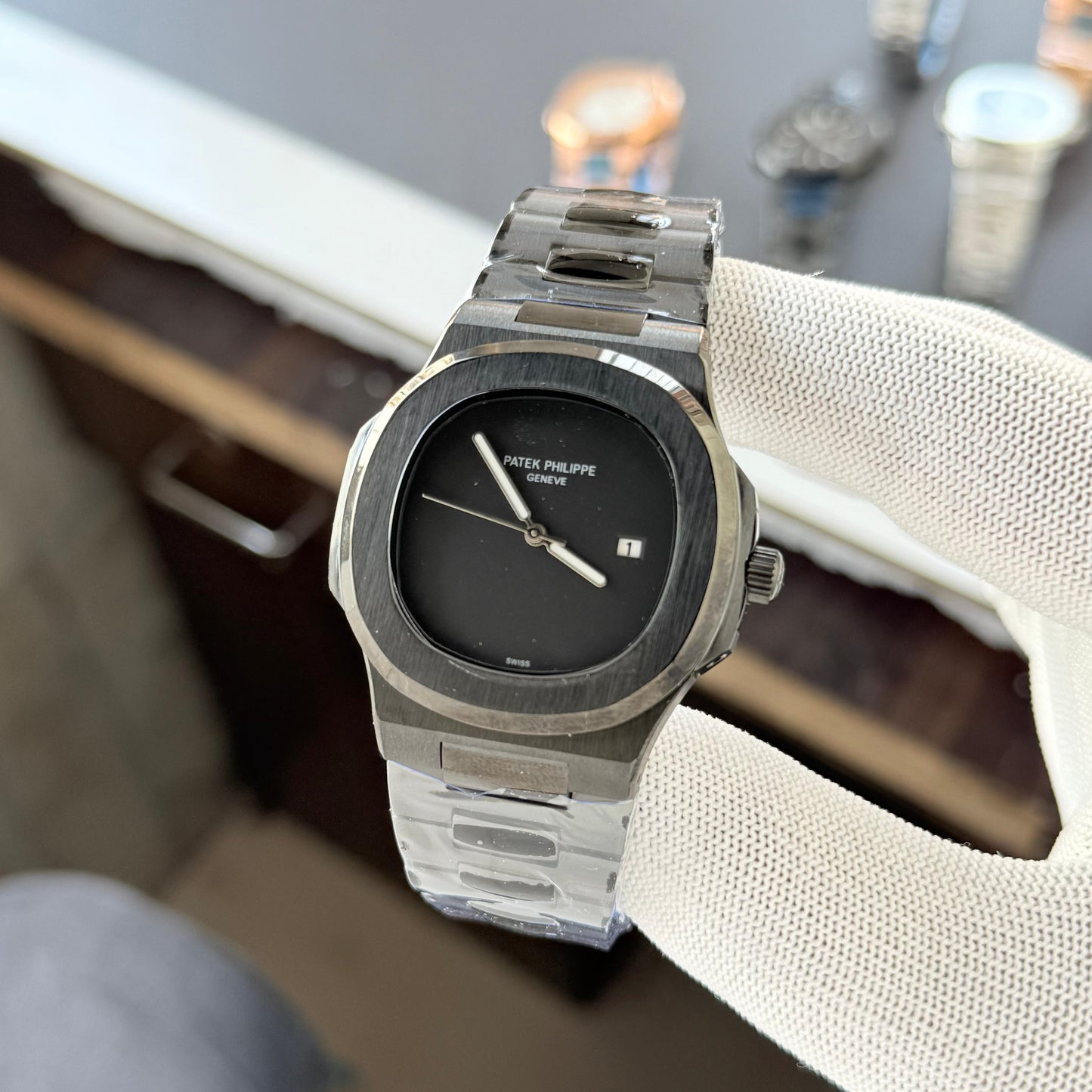 PATEK PHILIPPE NAUTILUS JAPANESE QUARTZ