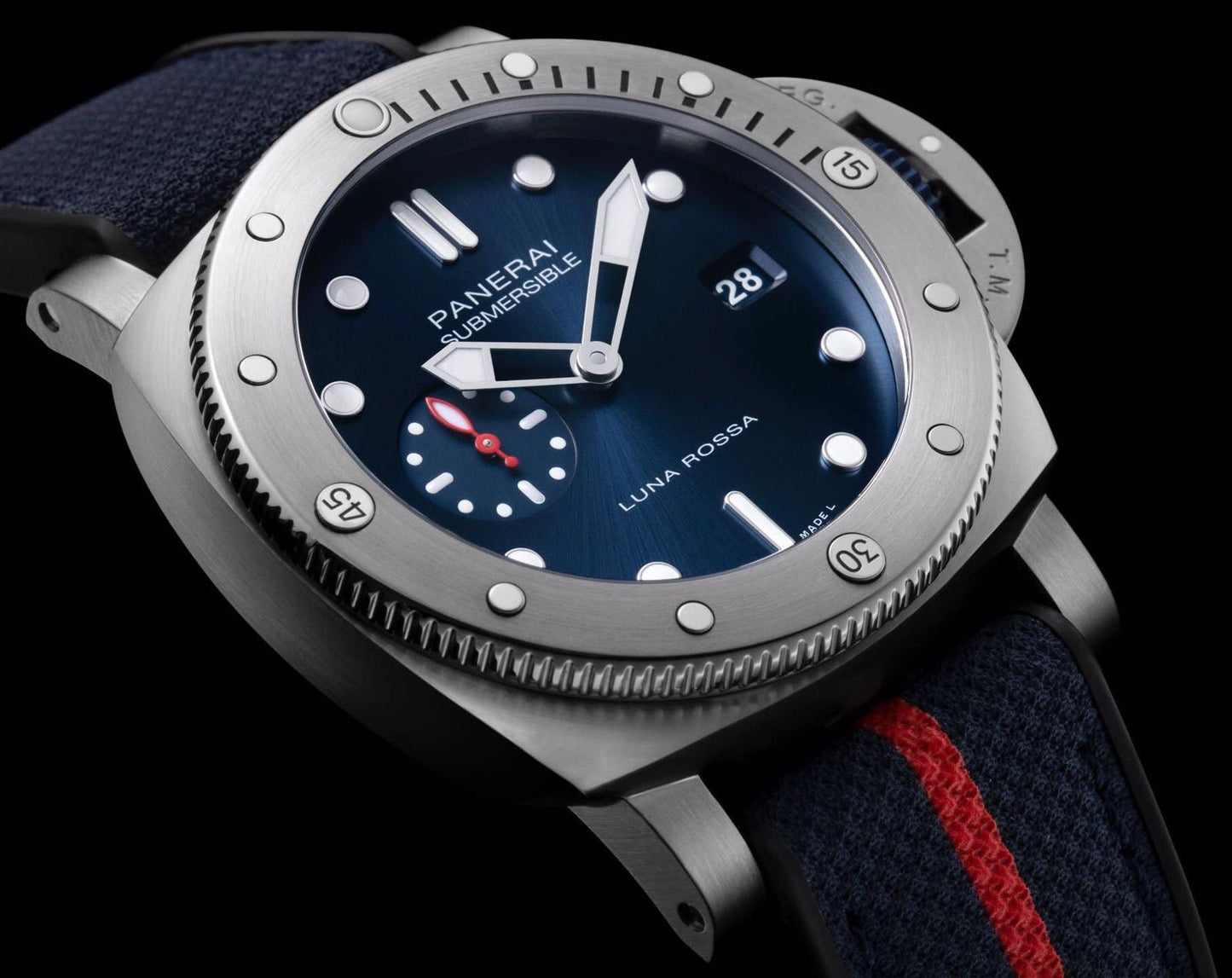 Panerai Submersible 44mm Blue Dial QuarantaQuattro Luna Rossa Boutique men’s Watch 🤩